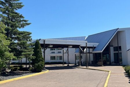 Twin Ports Card Show Heads to Barkers Island Inn